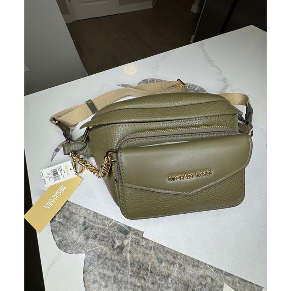 Michael Michael Kors - Large Pebbled Leather 2-in-1 Sling Pack - Picture 12 of 13